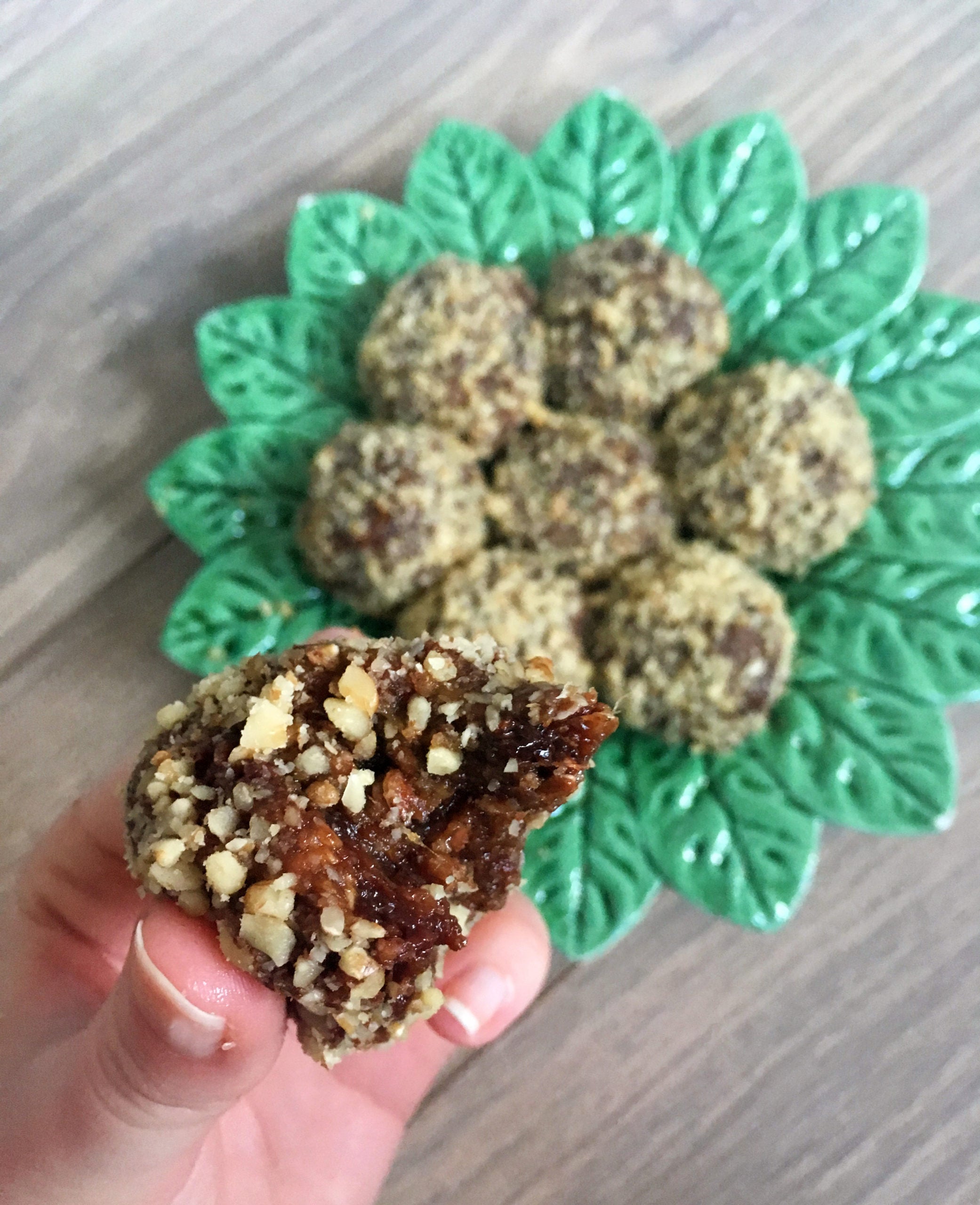 Date & Walnut Energy Balls
